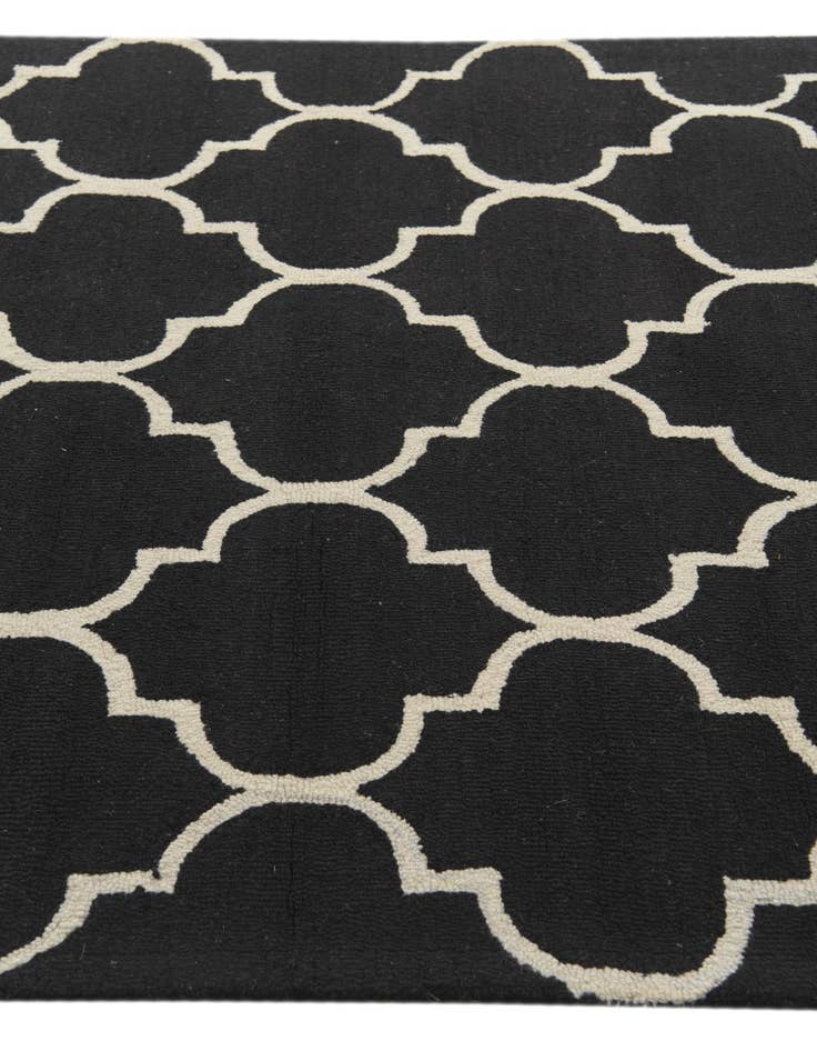 Detail image of  5' 1 x 8' Luna Wool Rug
