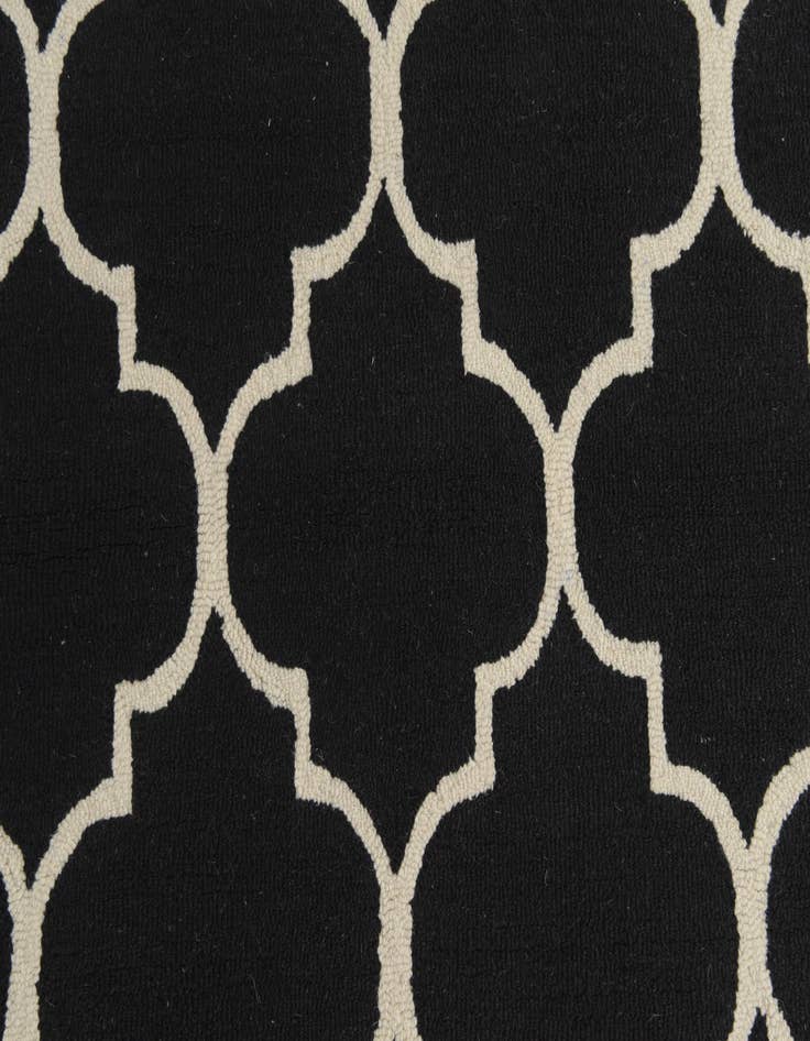 Detail image of  5' 1 x 8' Luna Wool Rug
