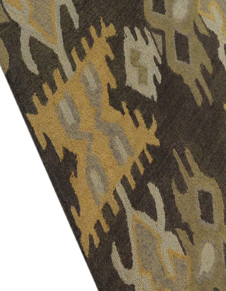 Detail image of  5' x 8' Luna Wool Rug