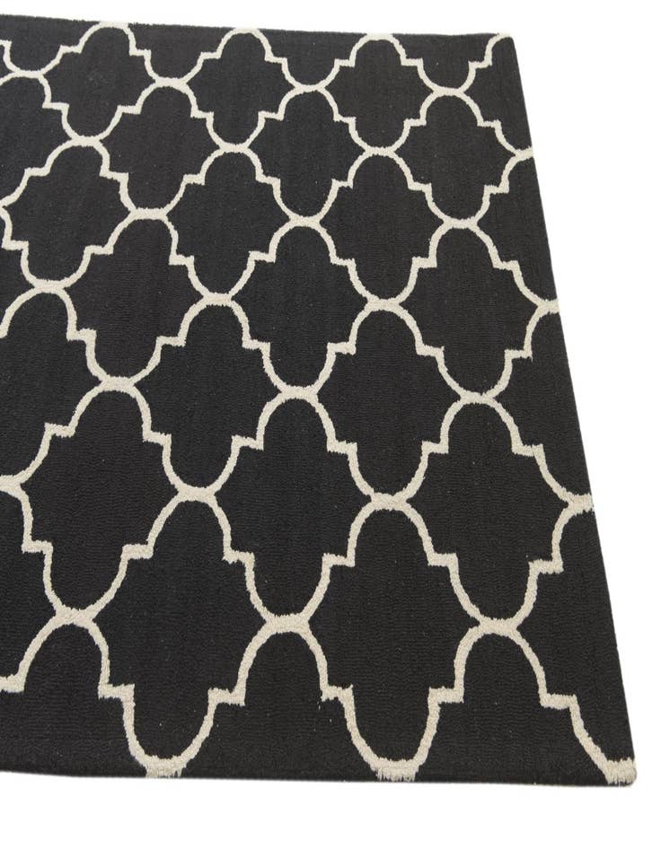 Detail image of  5' 2 x 8' Luna Wool Rug