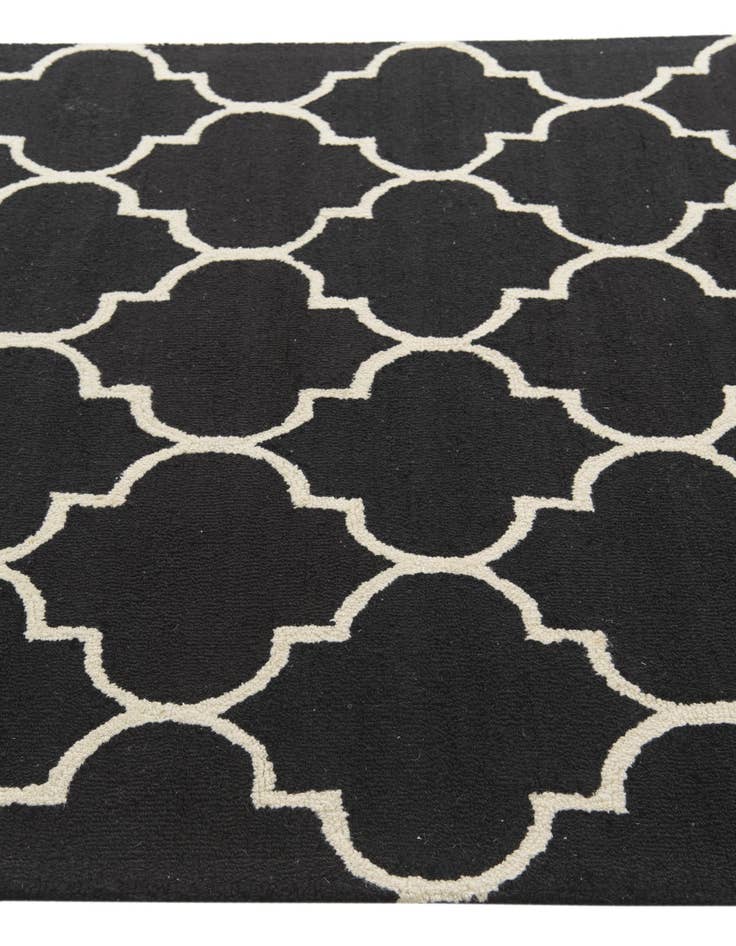 Detail image of  5' 2 x 8' Luna Wool Rug