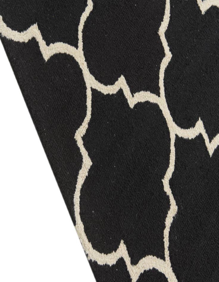 Detail image of  5' 2 x 8' Luna Wool Rug