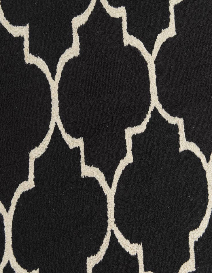 Detail image of  5' 2 x 8' Luna Wool Rug