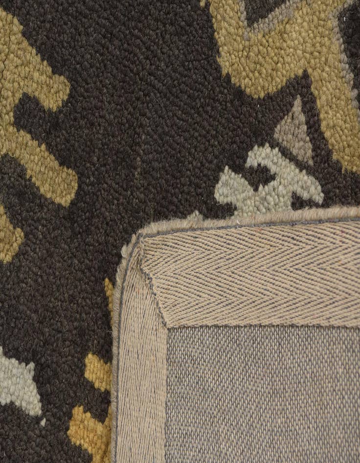Detail image of  5' 1 x 7' 10 Luna Wool Rug