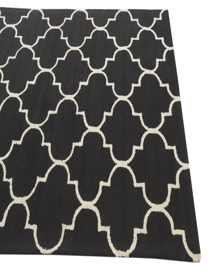 Detail image of  5' 1 x 8' Luna Wool Rug