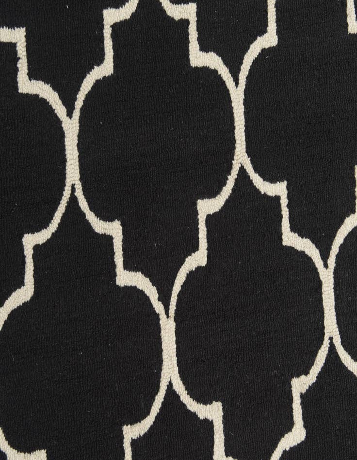 Detail image of  5' 1 x 8' Luna Wool Rug