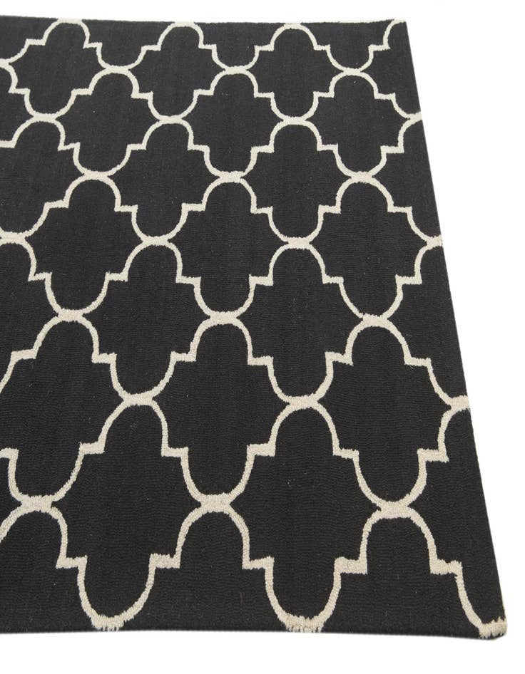Detail image of  5' 1 x 8' Luna Wool Rug