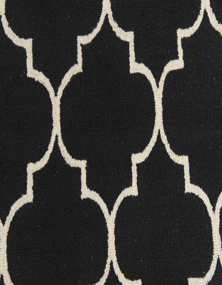 Detail image of  5' 1 x 8' Luna Wool Rug