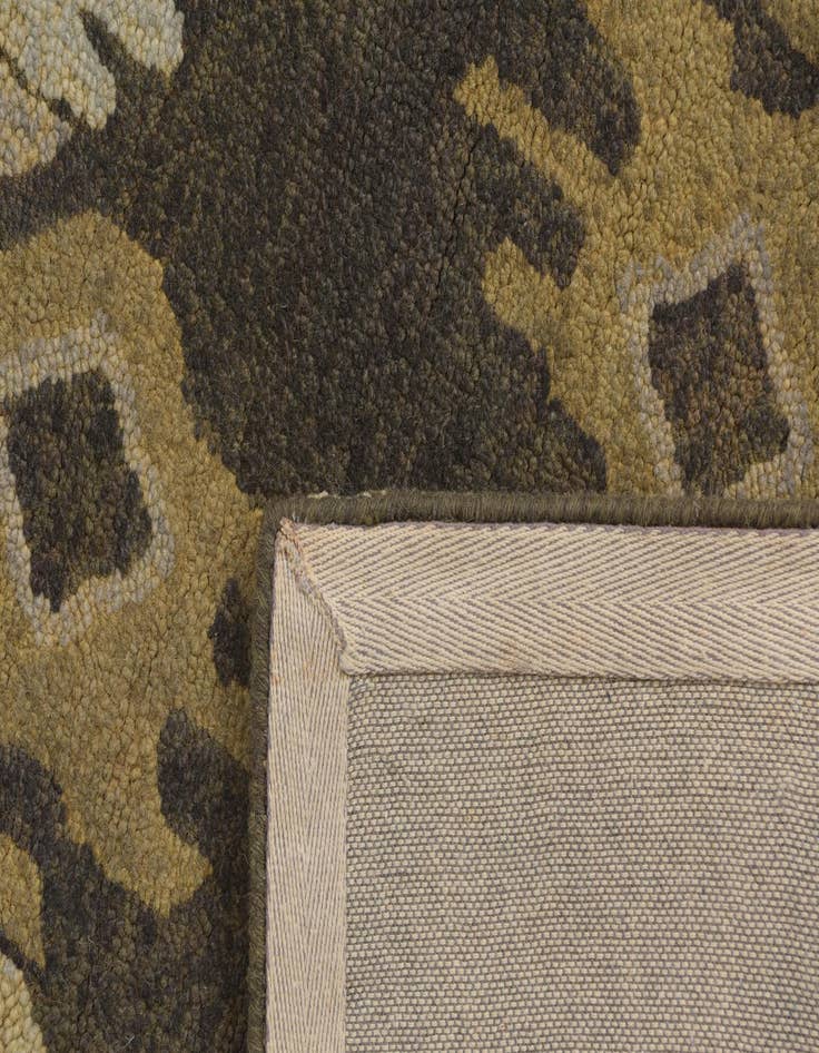 Detail image of  5' x 8' Luna Wool Rug