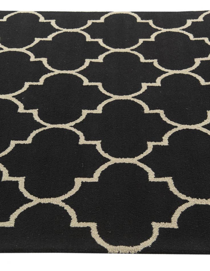 Detail image of  5' 1 x 8' Luna Wool Rug