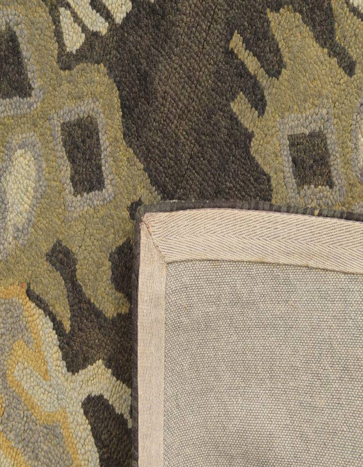 Detail image of  5' x 8' Luna Wool Rug