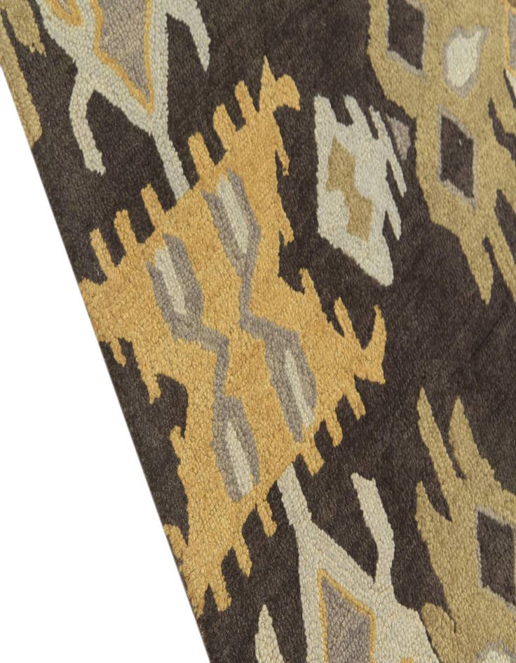 Detail image of  5' x 8' Luna Wool Rug