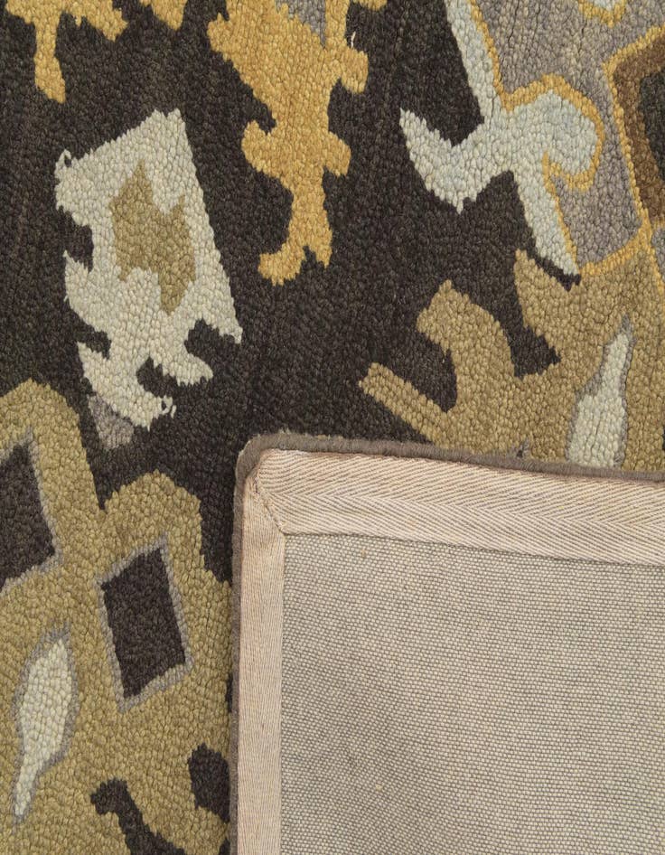 Detail image of  5' x 8' Luna Wool Rug