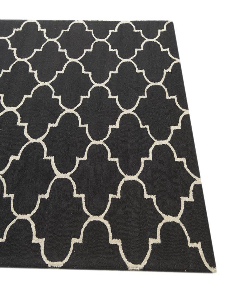 Detail image of  5' x 8' Luna Wool Rug