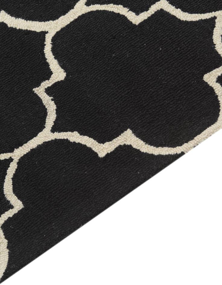 Detail image of  5' x 8' Luna Wool Rug