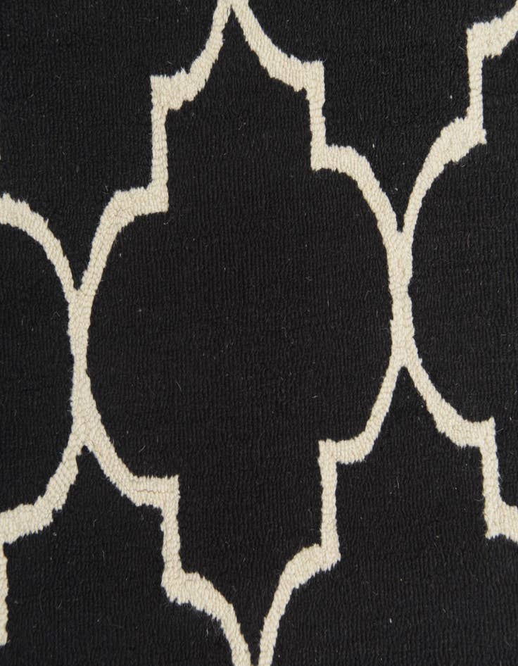 Detail image of  5' x 8' Luna Wool Rug