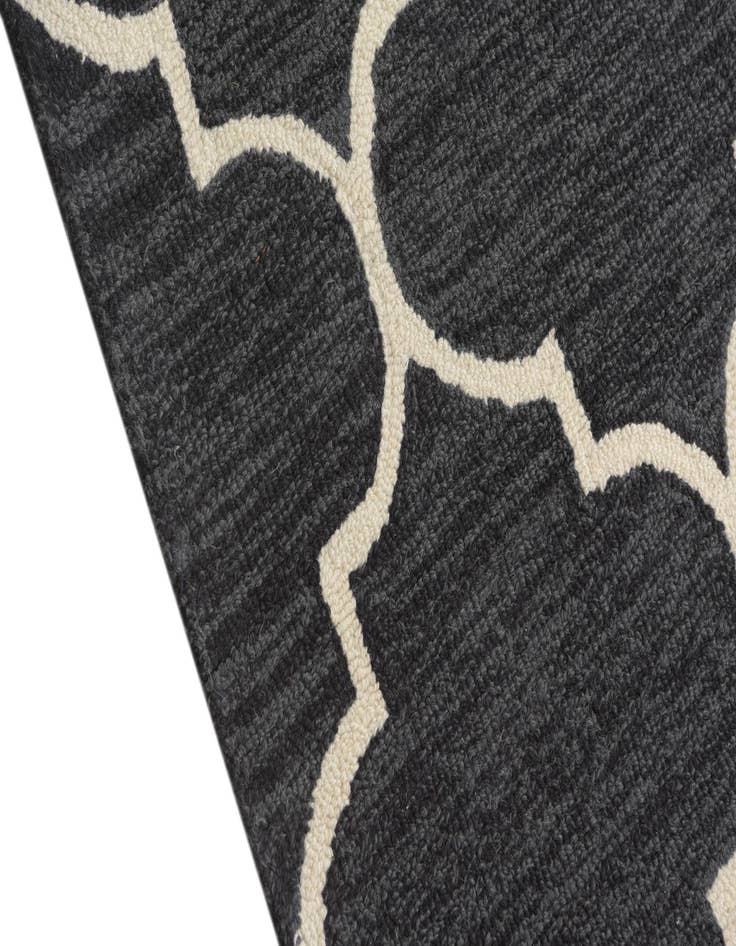 Detail image of  5' 1 x 8' Luna Wool Rug