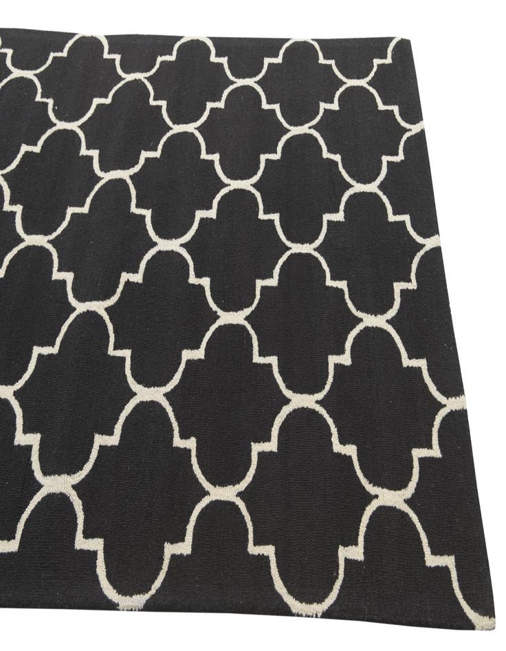 Detail image of  5' 1 x 8' Luna Wool Rug