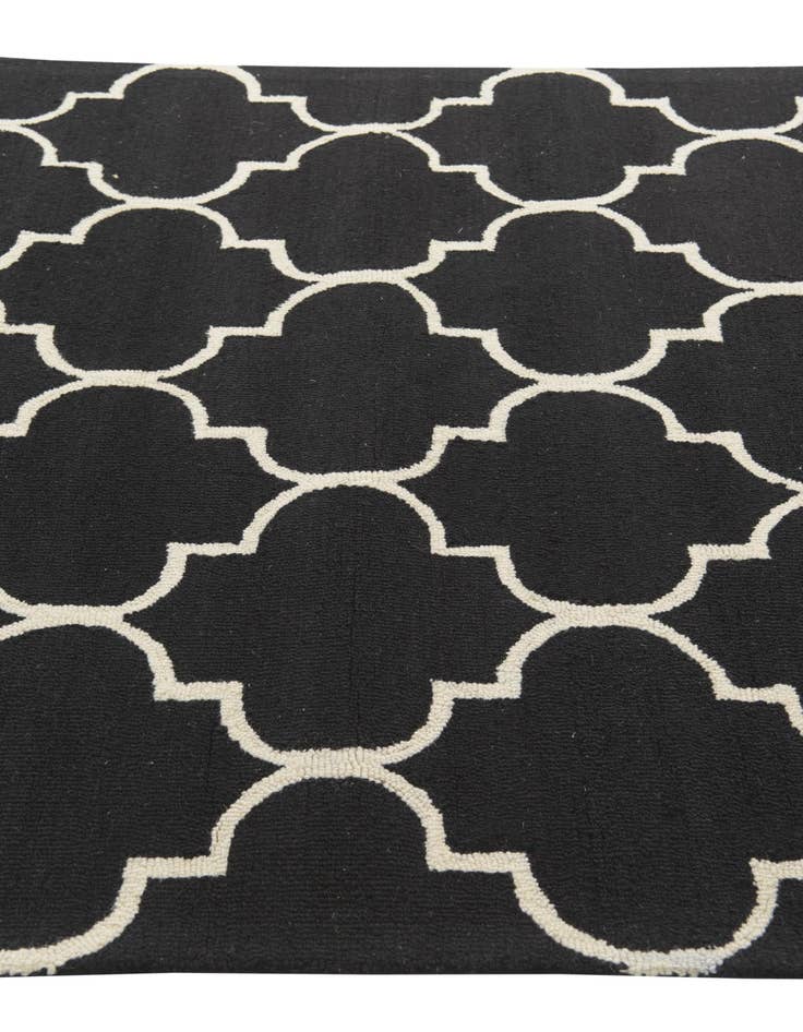 Detail image of  5' 1 x 8' Luna Wool Rug