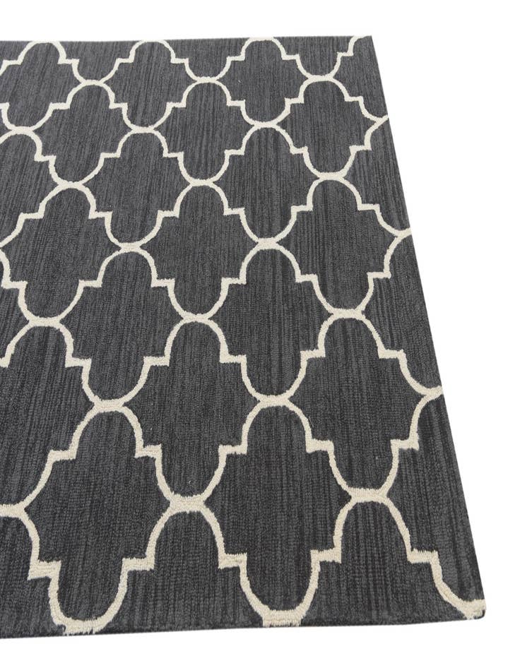 Detail image of  5' 1 x 8' Luna Wool Rug