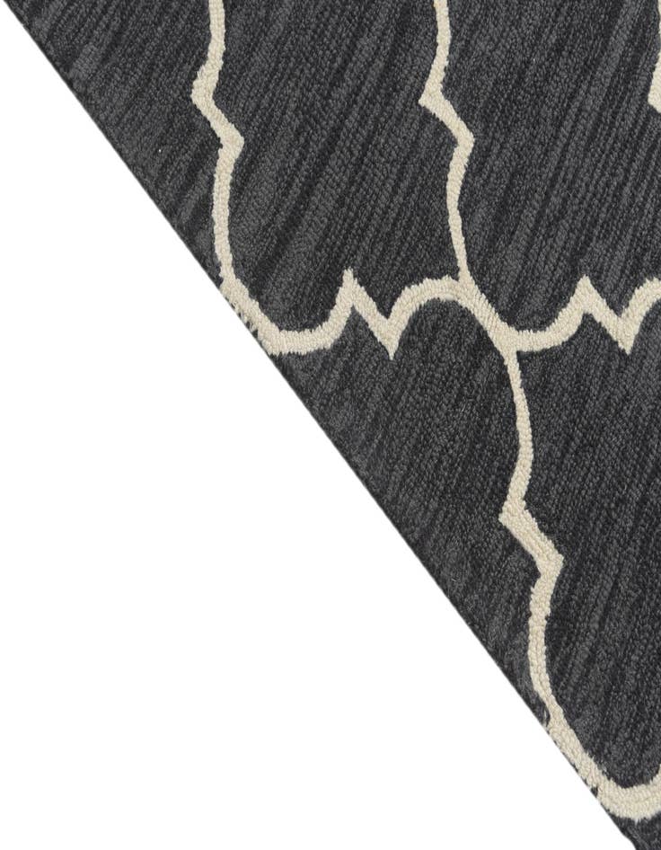 Detail image of  5' 1 x 8' Luna Wool Rug