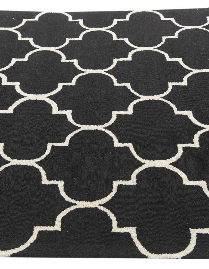 Detail image of  5' x 8' Luna Wool Rug