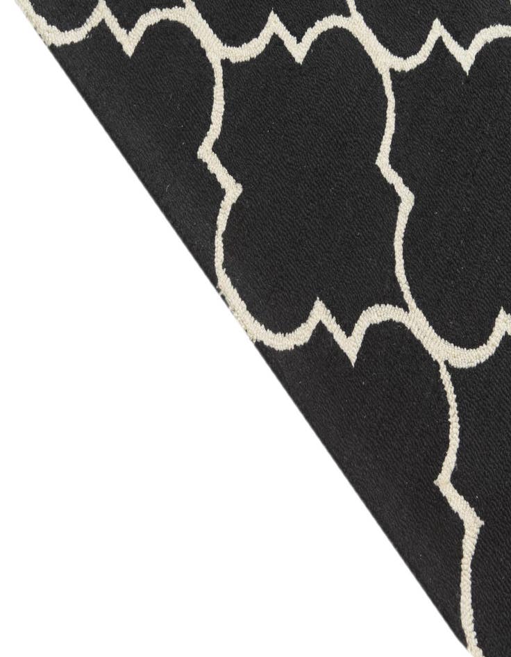 Detail image of  5' x 8' Luna Wool Rug