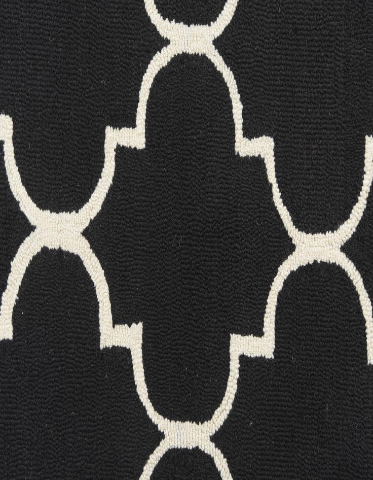 Detail image of  5' x 8' Luna Wool Rug