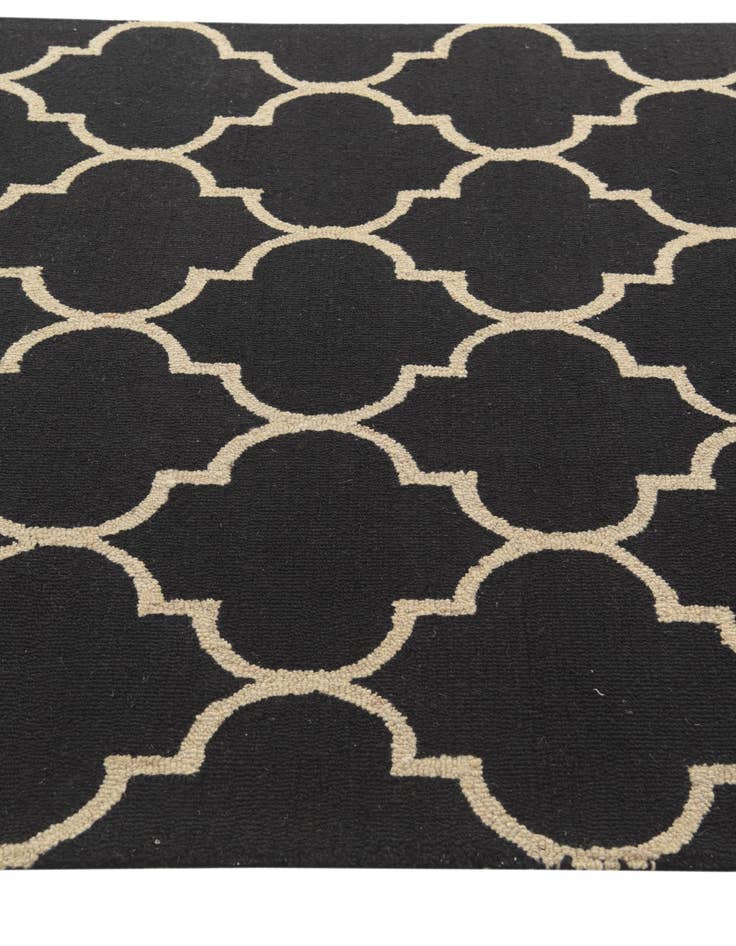 Detail image of  5' x 8' Luna Wool Rug
