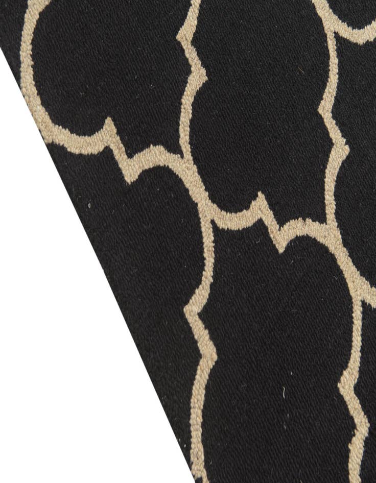 Detail image of  5' x 8' Luna Wool Rug