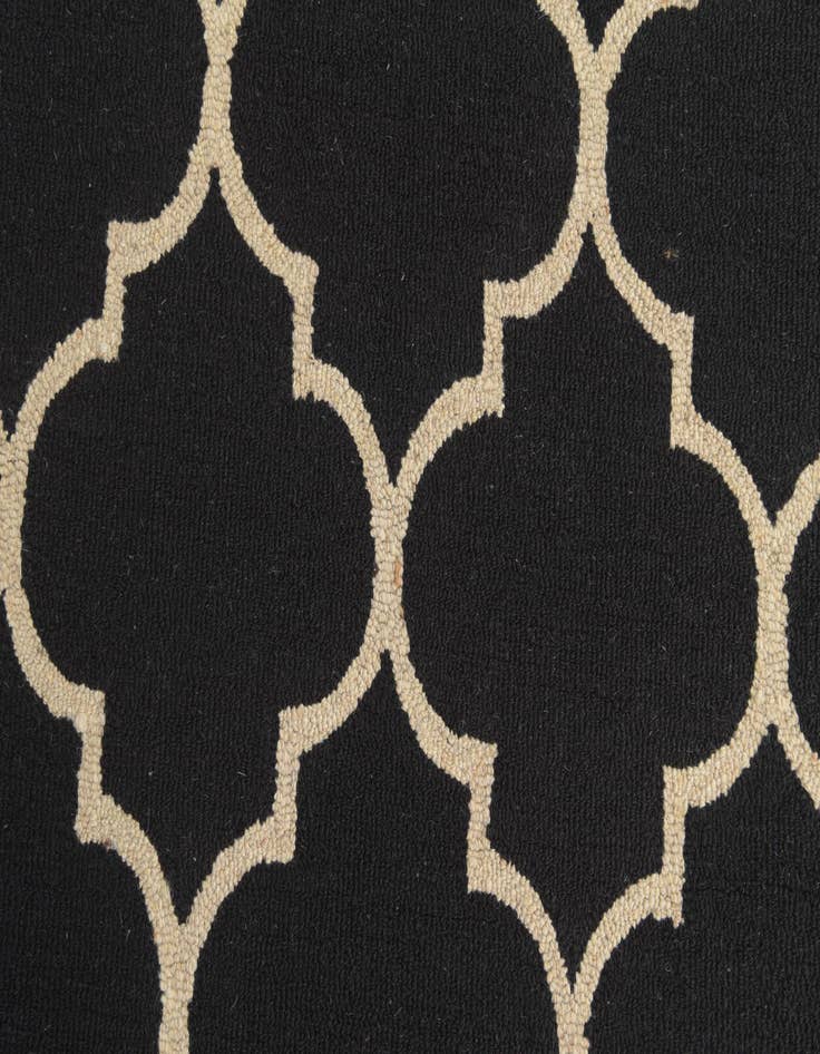 Detail image of  5' x 8' Luna Wool Rug