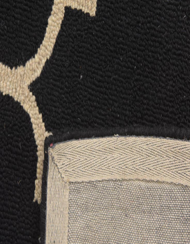 Detail image of  5' x 8' Luna Wool Rug