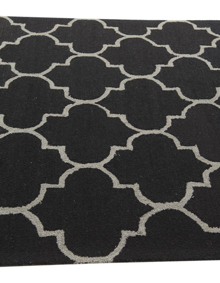 Detail image of  5' 1 x 8' Luna Wool Rug