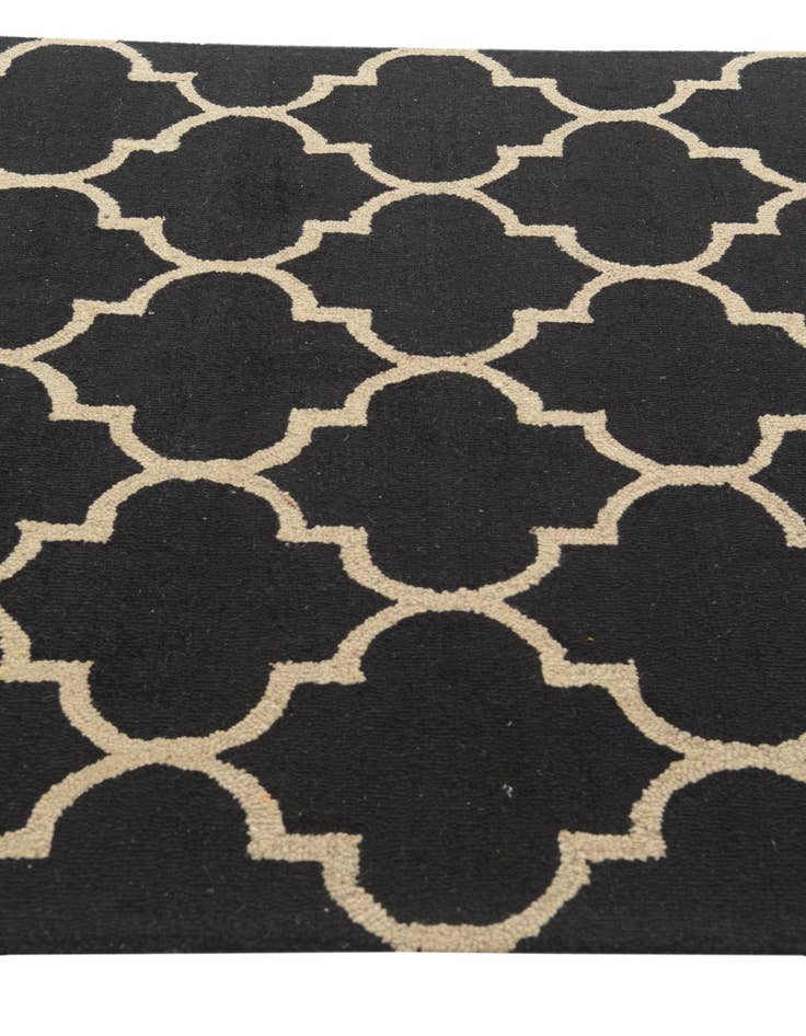 Detail image of  5' x 8' Luna Wool Rug