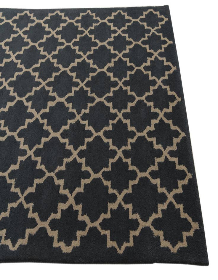 Detail image of  5' x 8' Luna Wool Rug