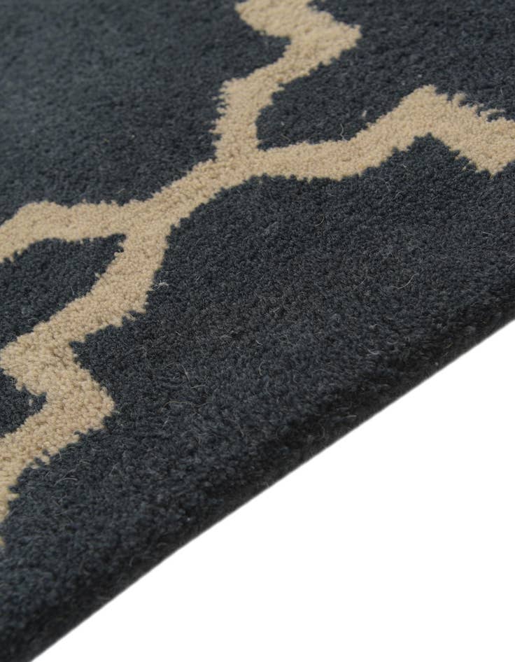 Detail image of  5' x 8' Luna Wool Rug