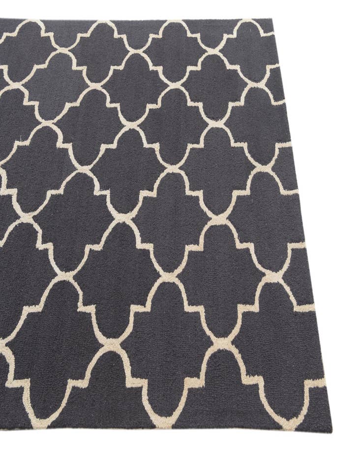 Detail image of  5' x 8' Luna Wool Rug