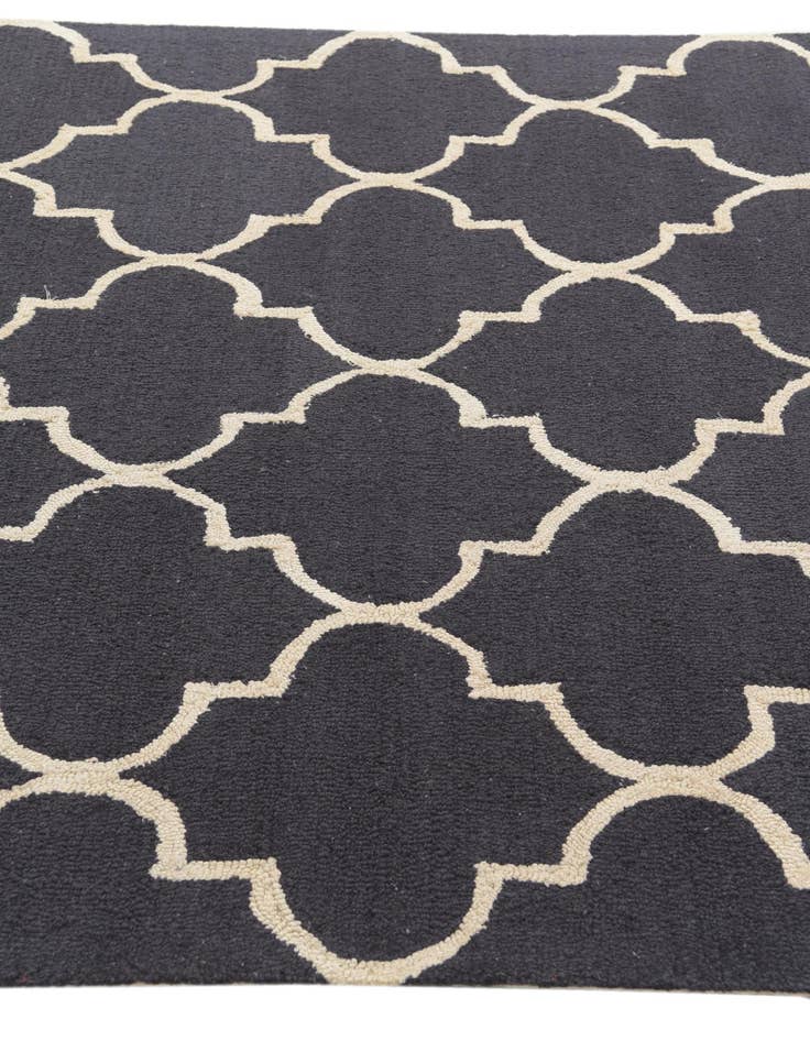 Detail image of  5' x 8' Luna Wool Rug
