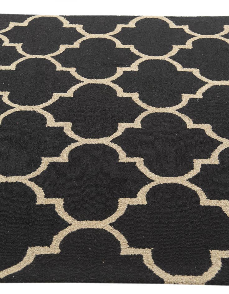 Detail image of  5' x 8' Luna Wool Rug