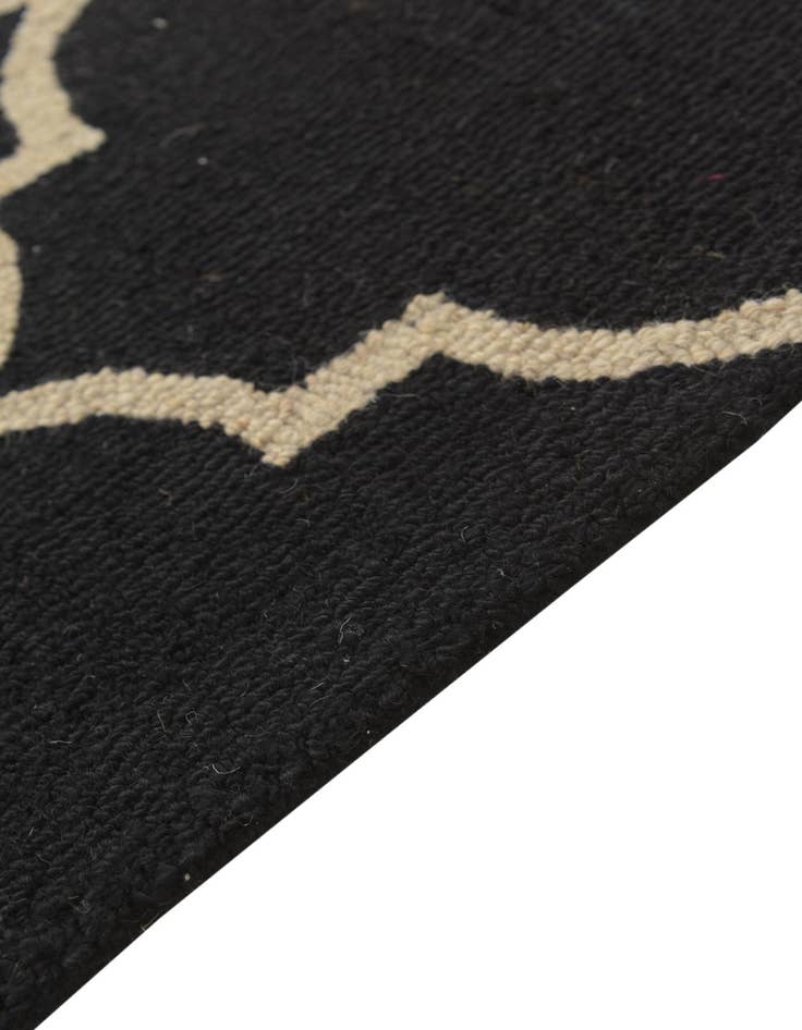 Detail image of  5' x 8' Luna Wool Rug