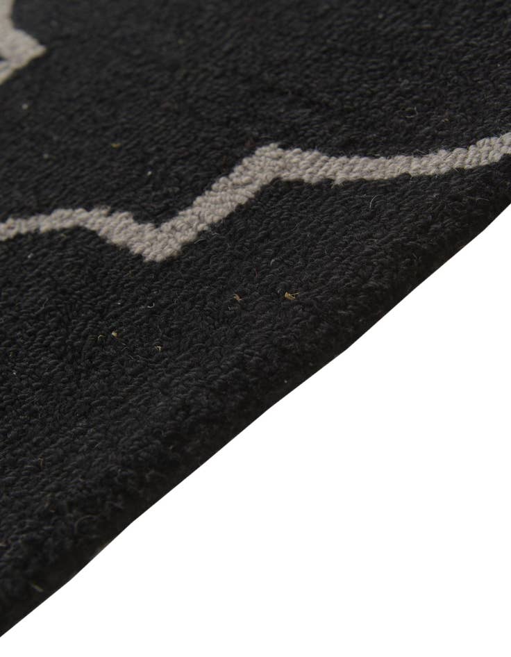 Detail image of  5' 1 x 8' 1 Luna Wool Rug
