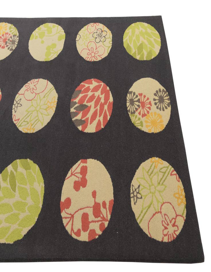 Detail image of  5' x 8' Luna Wool Rug