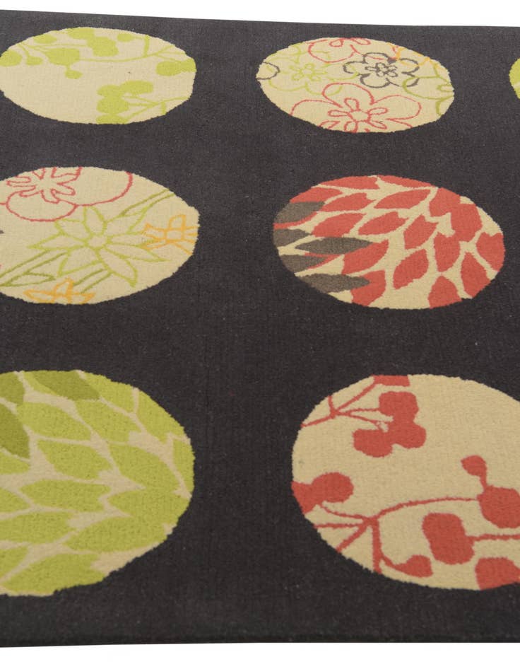 Detail image of  5' x 8' Luna Wool Rug