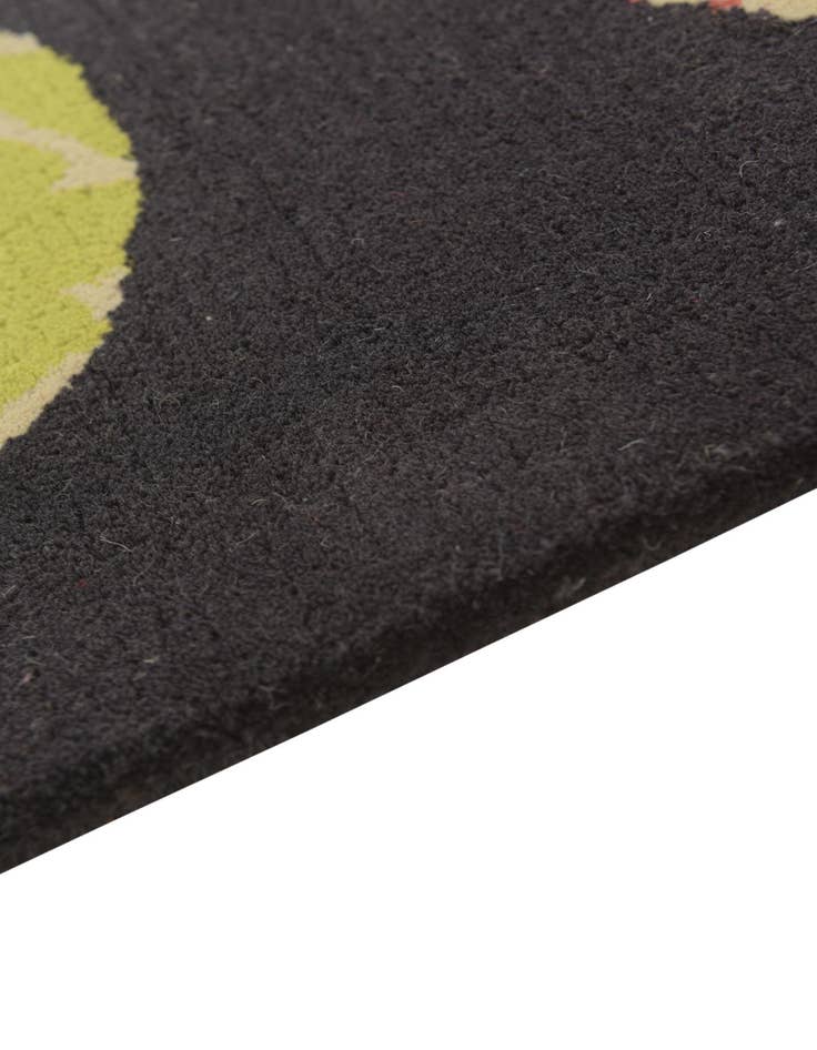 Detail image of  5' x 8' Luna Wool Rug