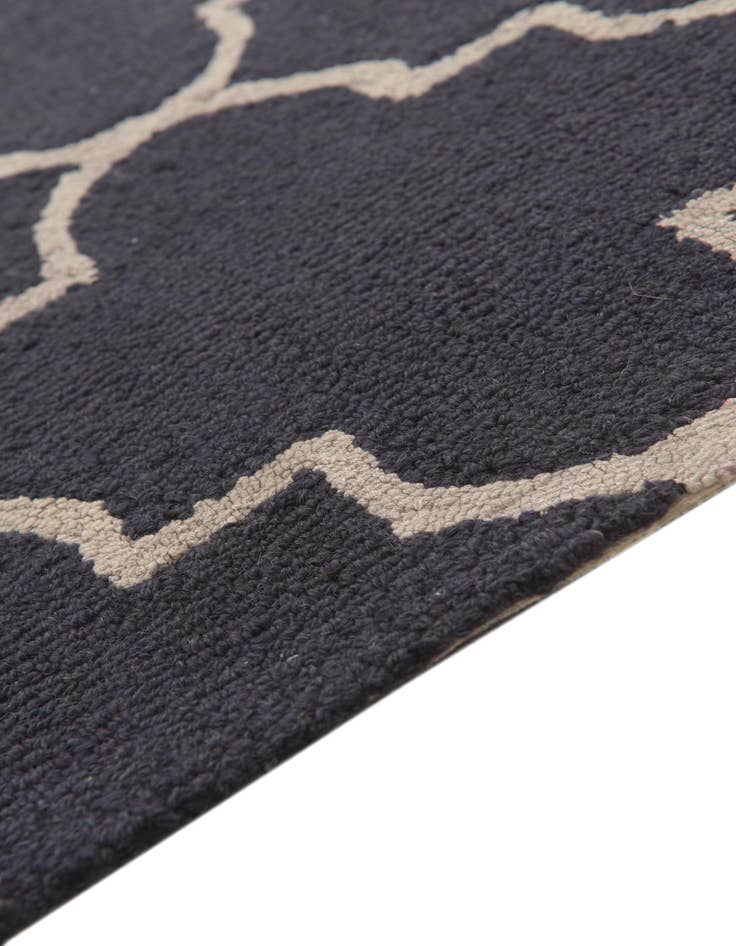 Detail image of  5' x 8' Luna Wool Rug