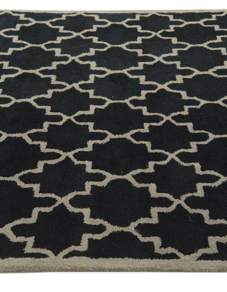 Detail image of  5' x 8' Luna Wool Rug
