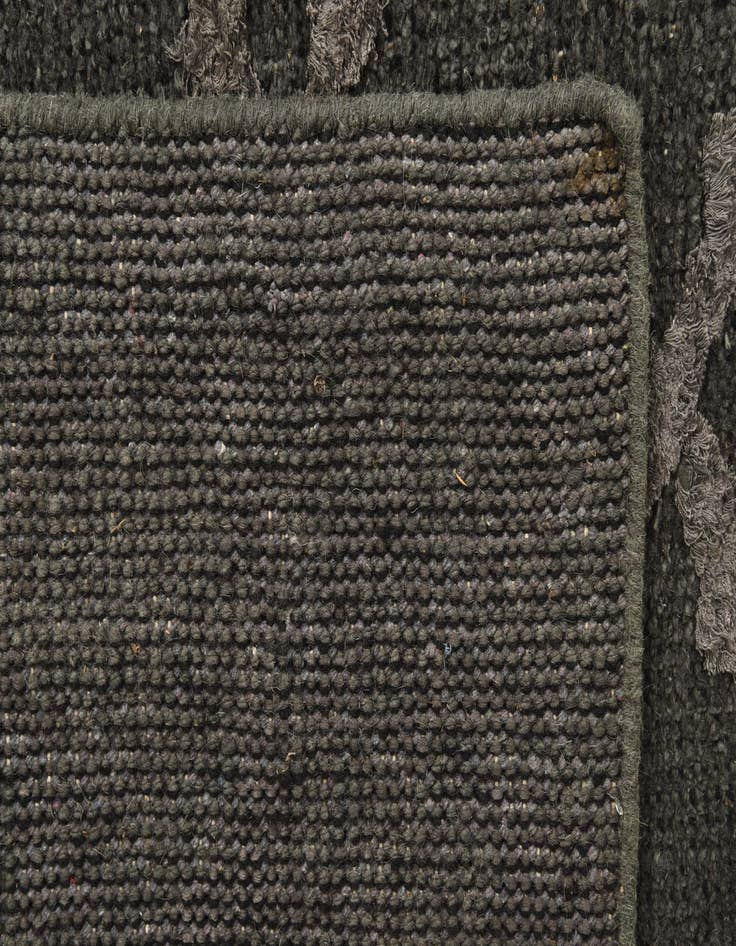 Detail image of  8' x 10'  Hand Knotted Luna Rug