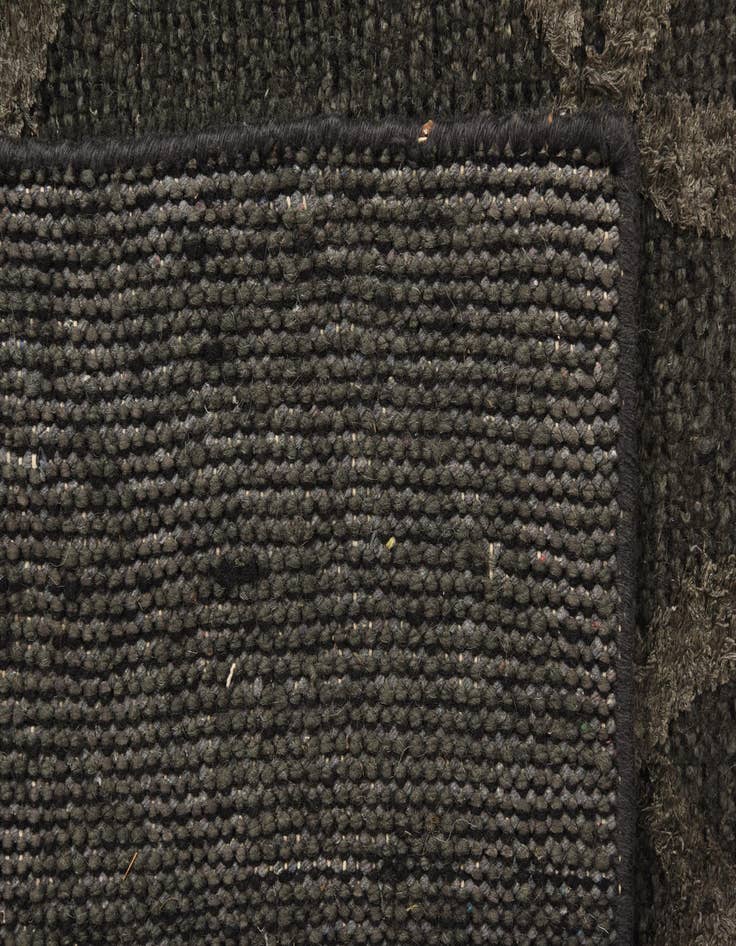 Detail image of  8' x 10'  Hand Knotted Luna Rug