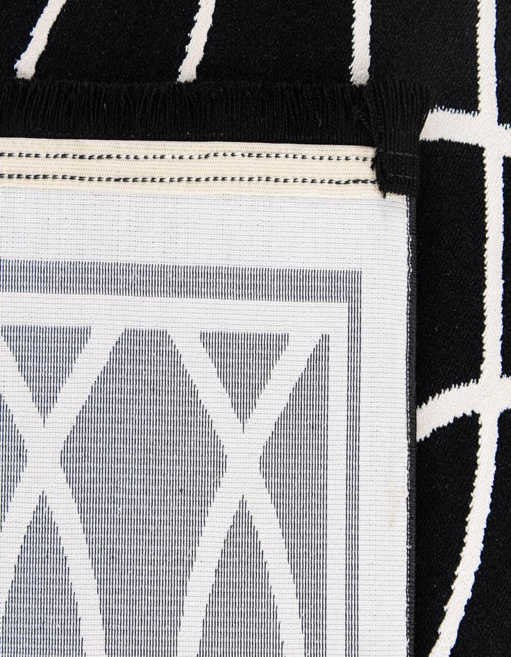 Detail image of  5' x 7' 7 Milano Rug