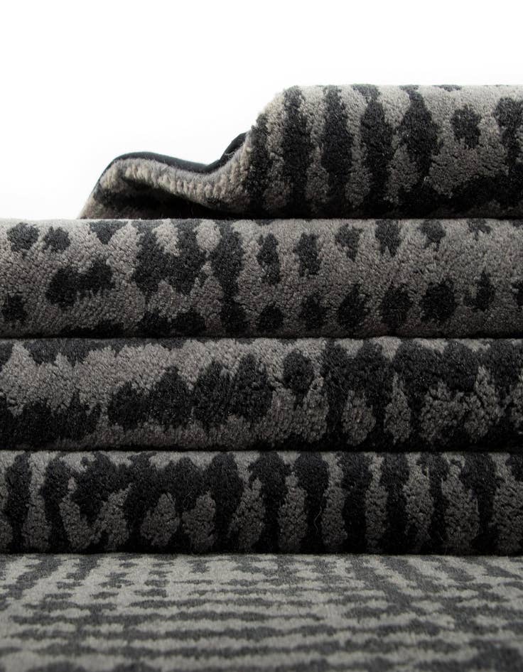 Detail image of  7' 7 x 10'  Hand Knotted Modern Himalaya Wool Rug